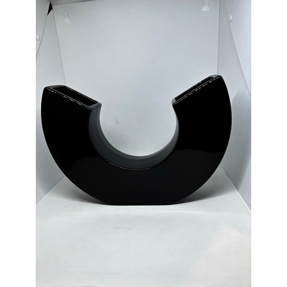 modern black ceramic U-shaped vase - Picture 4 of 10